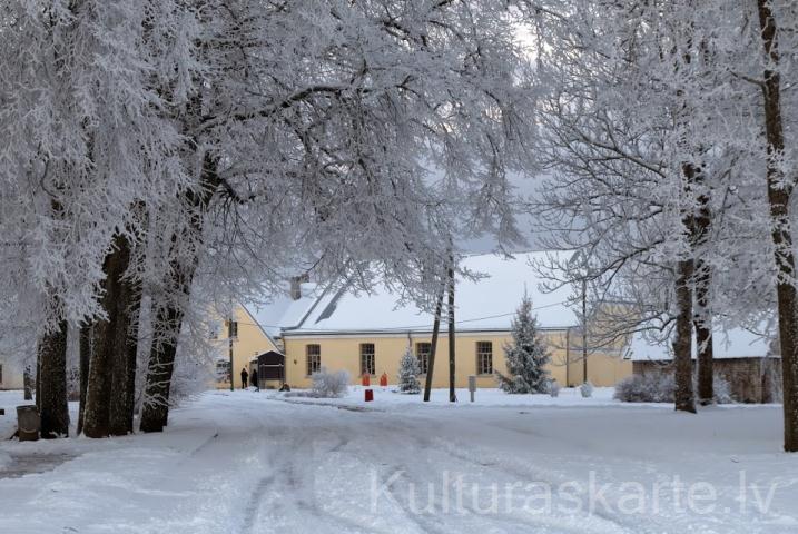 Cīravas kultūras nams